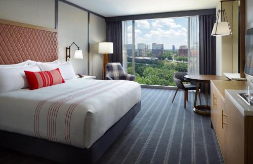 Cumberland Hotel | Premier Omni Hotel at the Battery Atlanta - Pet Friendly & Pool