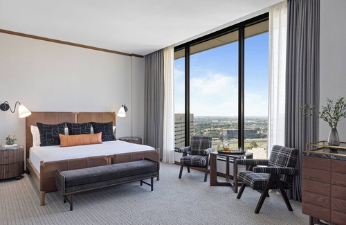 Las Colinas Hotel | Premier Omni Las Colinas Hotel with Pool & Spa Amenities