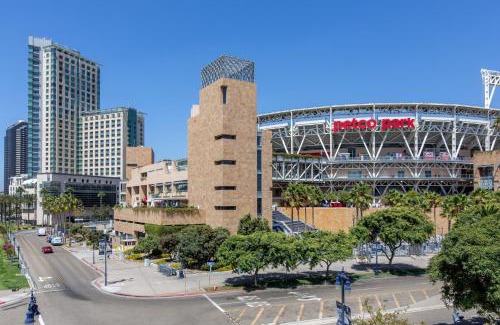 East Village Hotel | Discover Omni San Diego Hotel: Oceanfront Retreat Awaits