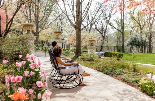 Woodley Park Hotel | Elegant Omni Shoreham Hotel: Eco-Friendly with Pool & Spa