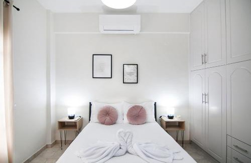 Paleros Apartment | Family-Friendly Onèiro Apartment for Your Next Getaway