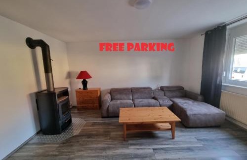 Hochleithen Apartment | Convenient Self-Check-In & Free Parking Near the Freeway