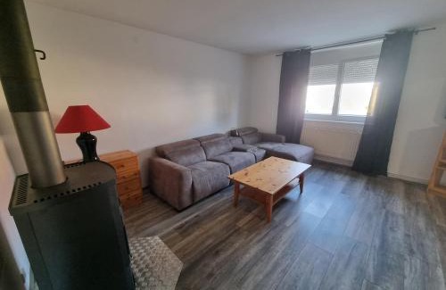 Hochleithen Apartment | Convenient Self-Check-In & Free Parking Near the Freeway