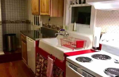 Caroga Lake Cottage | Relax at On Caroga Time: Year-Round Cottage with Dock