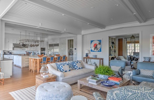 Sagaponack House | Idyllic Retreat in Sagaponack with Gourmet Kitchen & Tennis
