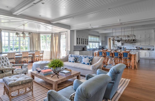 Sagaponack House | Idyllic Retreat in Sagaponack with Gourmet Kitchen & Tennis