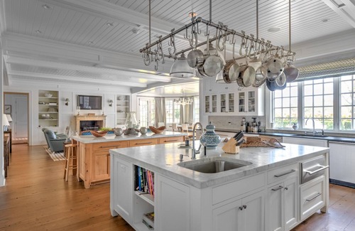 Sagaponack House | Idyllic Retreat in Sagaponack with Gourmet Kitchen & Tennis