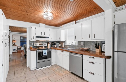 Indian Pass House | Cozy Getaway on Indian Pass: 4 Bedrooms, Pet Friendly!