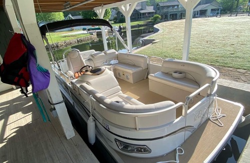 Wiley House | Experience Lake Burton: House with Boat Dock & Scenic Views