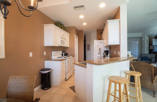 Naples Condo | Family-Friendly Retreat on the Lake with Pet Perks & More!