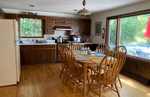 New Durham House | Idyllic Merrymeeting Lake Cottage with Private Beach Access