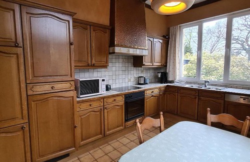 Mortsel Apartment | Discover Antwerp: Eco-Friendly Hotel with Hot Tub & Breakfast