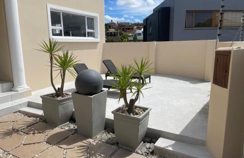 Jeffreys Bay House | Top-Rated Beach House with Pool in Jeffreys Bay