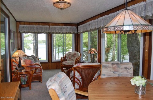 Mecosta House | Experience Bay’s Landing Lakehouse on Scenic School Section