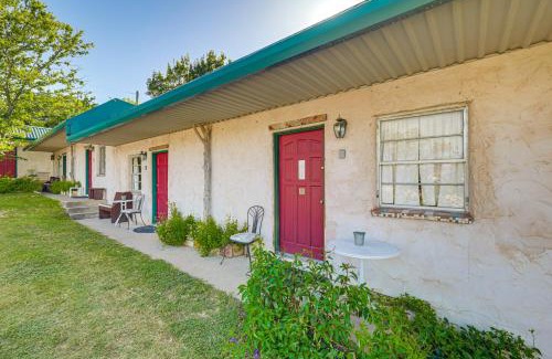 Lake Whitney Apartment | On-Site Hiking Trails Lake Whitney Studio!