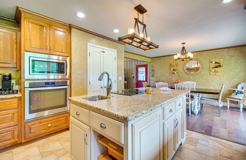 Afton Cabin | On-Site Lake Access: Group Getaway in Afton