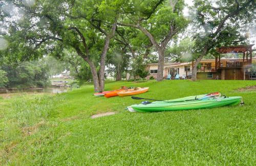 Dennis House | On-Site River Access Fishing Retreat in Granbury!