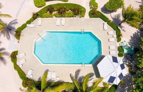 Old Man Bay Apartment | Relaxing Getaway at On The Bay with Pool & Family Fun