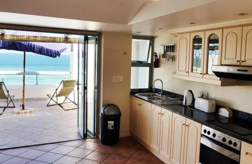 Paradise Beach House | Beachfront Retreat with Kitchen & Breakfast Included