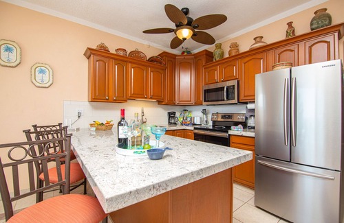 San Jose del Cabo Condo | Ocean View Retreat: 2 Bedroom at Las Olas B402 with Pool
