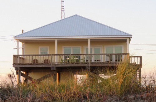 Grand Isle House | Beachfront Haven with Best Island Views and Pool Access