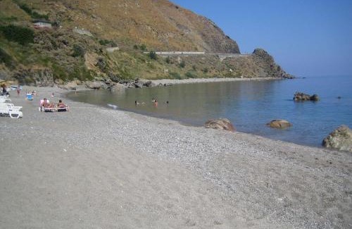 San Giorgio Apartment | Beachfront Retreat with Ocean Views & Pet-Friendly Perks
