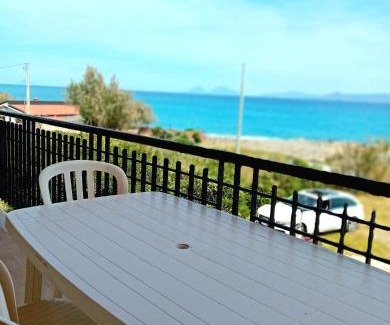 San Giorgio Apartment | Beachfront Retreat with Ocean Views & Pet-Friendly Perks