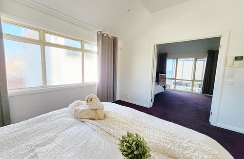 Frankston House | Beachfront Retreat for Families and Pets - Guest Rated 7.8