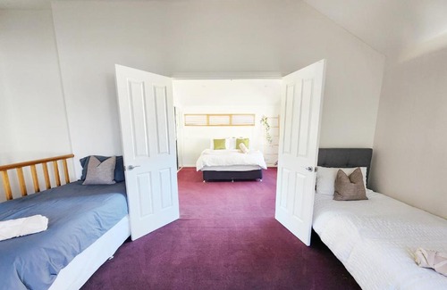 Frankston House | Beachfront Retreat for Families and Pets - Guest Rated 7.8