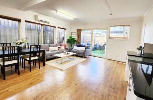 Frankston House | Beachfront Retreat for Families and Pets - Guest Rated 7.8