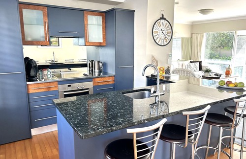 Milford Apartment | Beachfront Bliss at On the Beach Milford - Rated 9.2/10