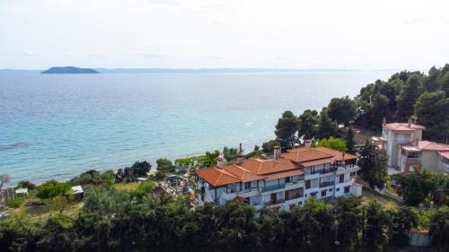 Sithonia Apartment | Beachfront Bliss at Neos Marmaras - Rated 9.8/10!