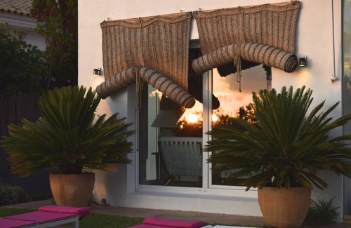 Cabo Roche House | Beachside Haven with Spa, Breakfast and Pet-Friendly Options