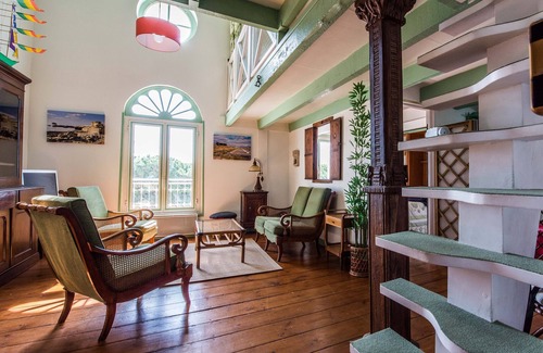 Pontaillac Apartment | Oceanfront Duplex in Pontaillac with Pool Access & Views