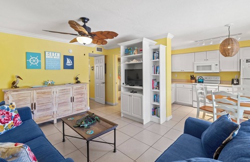 Whitney Beach Condo | Experience Ocean Views and Pool Access This Thursday Night