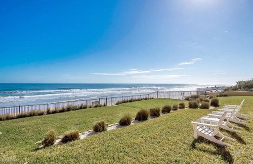 Rosemont House | Beachfront Retreat with Pool, Jacuzzi & Ocean Views