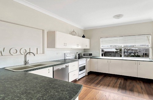 Wooli House | Pet-Friendly Retreat at Oceans Edge - Beachfront Escape