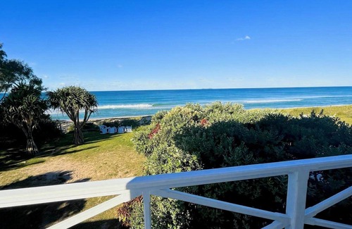 Wooli House | Pet-Friendly Retreat at Oceans Edge - Beachfront Escape