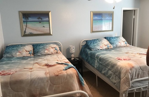 Daytona Beach Resort | Beachfront Retreat with Pool and Breakfast Included