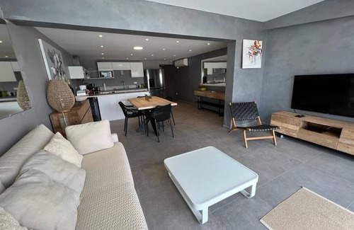 Nettle Bay Condo | Beachfront Villa ELBA: Pools, Tennis & Sea View Bliss