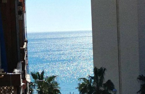 Coveta Fuma Apartment | Unforgettable Oceanfront Retreat with Pool and Entertainment