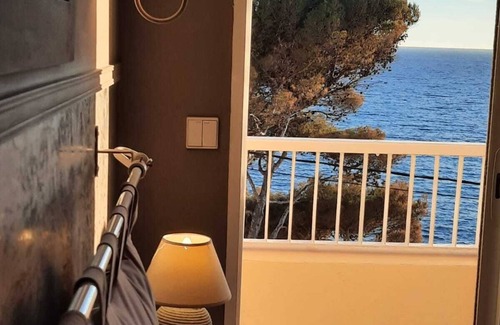 Carry-le-Rouet Apartment | Discover The Blue Paradise: Oceanfront Retreat in Carry Le Rouet