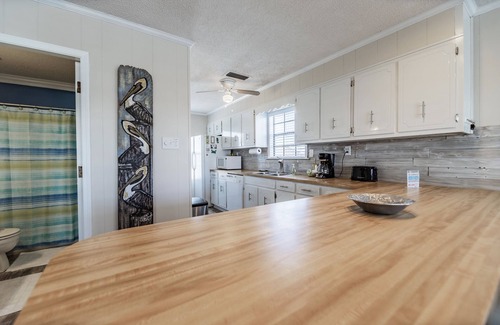 Silver Cay House | Beautiful Waterfront Retreat with Easy Bay Access
