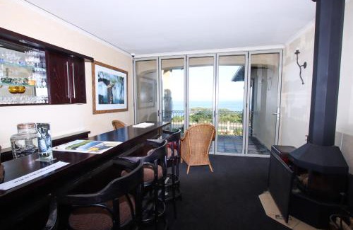 Westcliff House | Elegant On The Cliff Guest House with Pool & Hot Tub