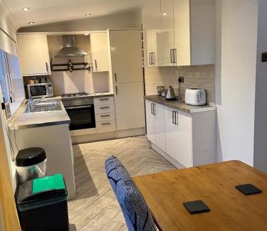 Whitchurch Apartment | Family-Friendly Getaway at On The Common Hotel