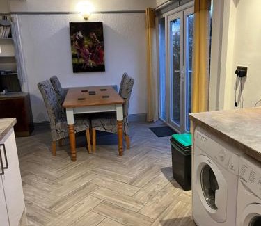 Whitchurch Apartment | Family-Friendly Getaway at On The Common Hotel