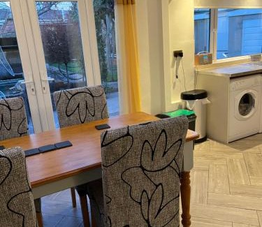 Whitchurch Apartment | Family-Friendly Getaway at On The Common Hotel
