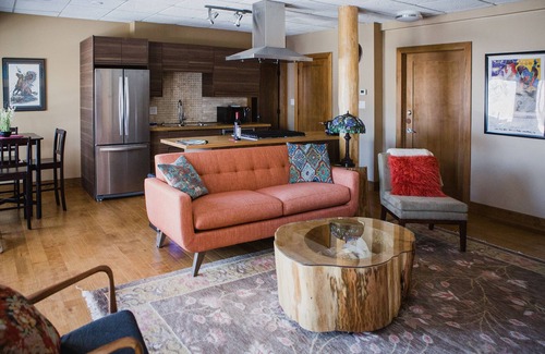 Jasper East House | Ideally Located Near Jasper National Park with Breakfast