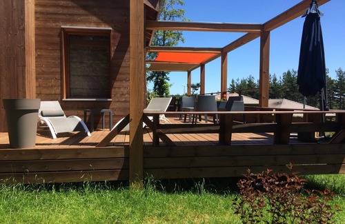 Le Chambon-sur-Lignon House | Idyllic Golf Course Retreat with Pool & Spa for 6 Guests