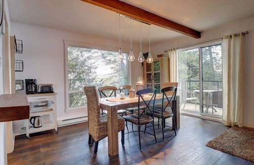 Memphremagog Regional County Municipality Ski Chalet | Relaxing Retreat by Lac Lovering - Spa & Family-Friendly